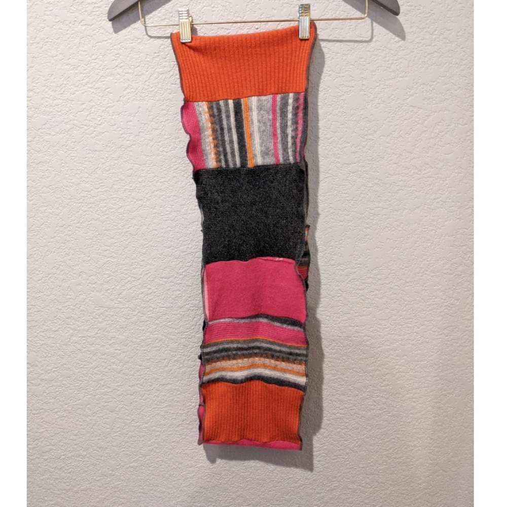 Multicolored cashmere infinity scarf - Picture 3 of 3